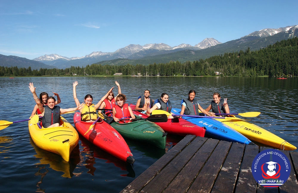 Trại hè quốc tế 2017 tại Canada - Hoạt động ngoại khóa chèo thuyền Kayak