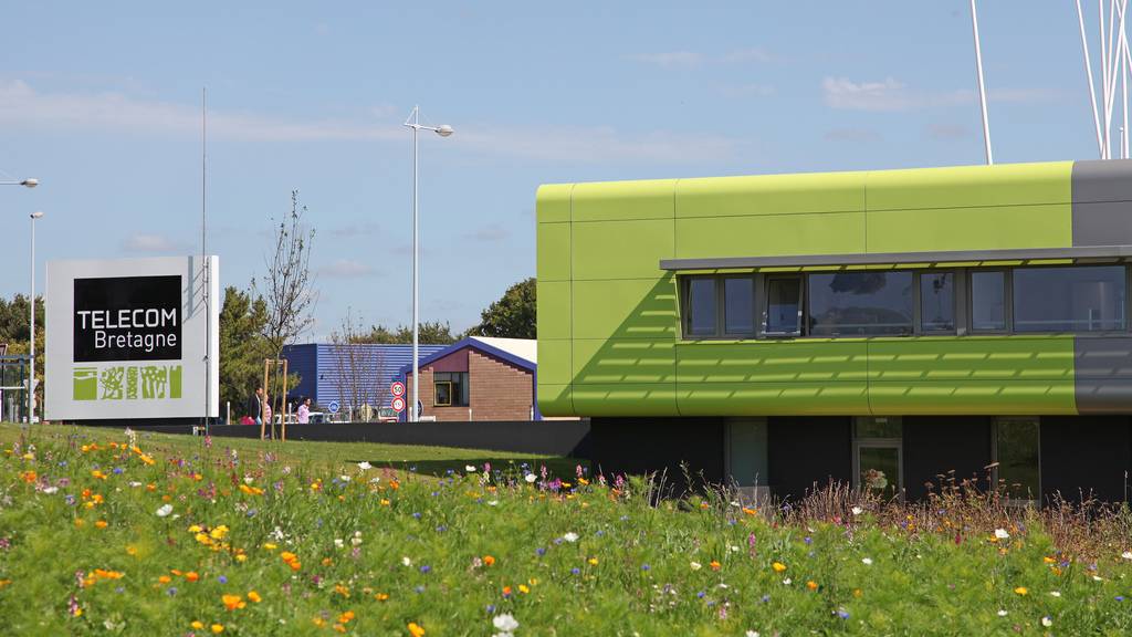 Bretagne Việt Pháp Á Âu