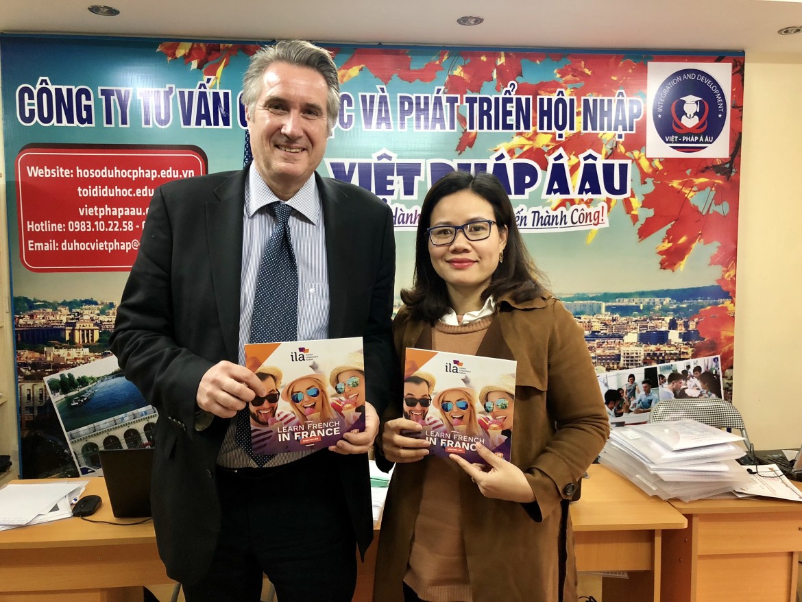 Đại diện ILA - ông Stefan Kaven và bà Mai Thị Thu Hà - Giám đốc công ty Việt Pháp Á Âu