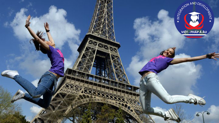 du học Pháp - tháp Eiffel